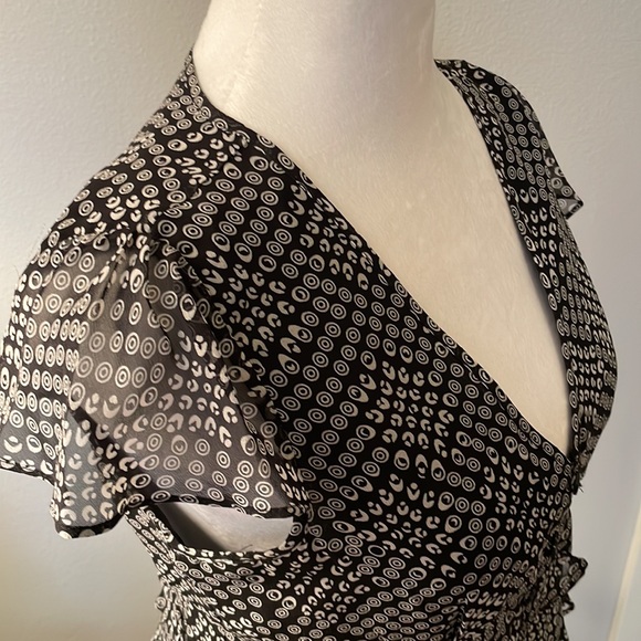 INC Petite Women’s Black & White Short Sleeve Top - 6P - Picture 3 of 7